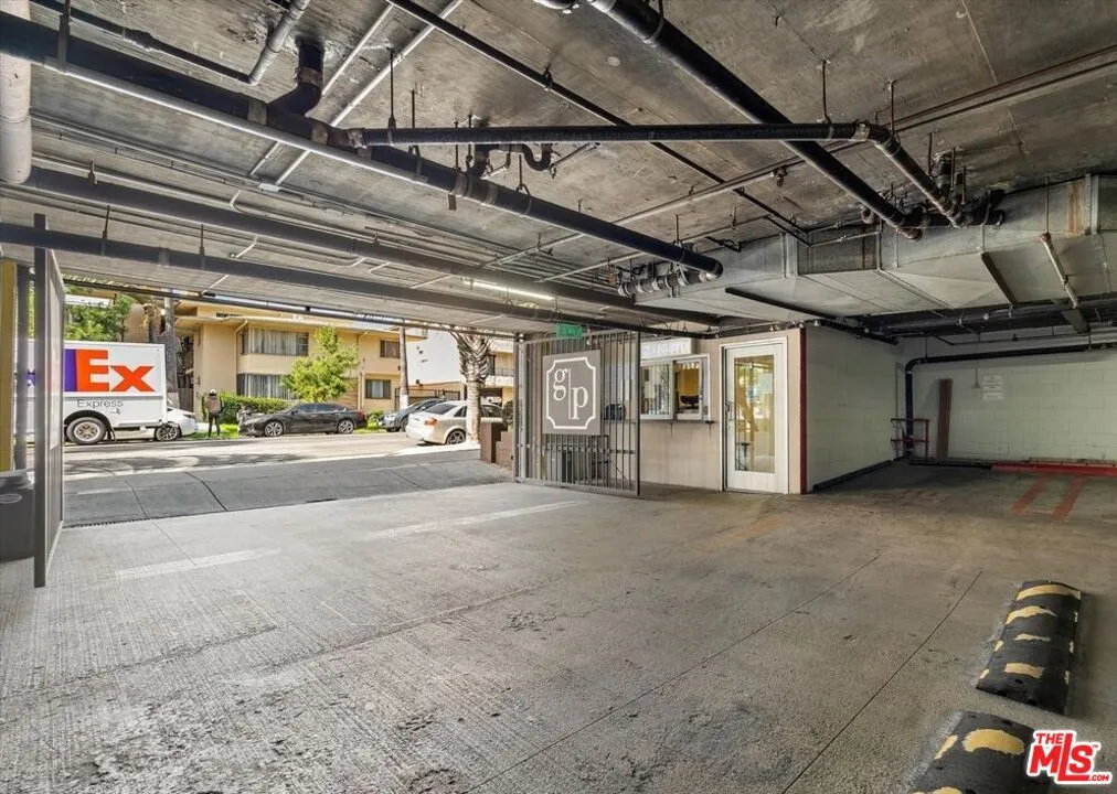 620 S Gramercy Place 239, Los Angeles, California 90005 home-pic-20